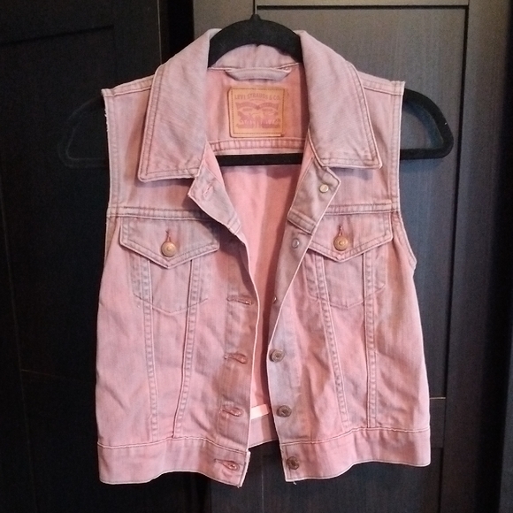 Levi's Jackets & Blazers - Levi's Pink Denim Vest - Small